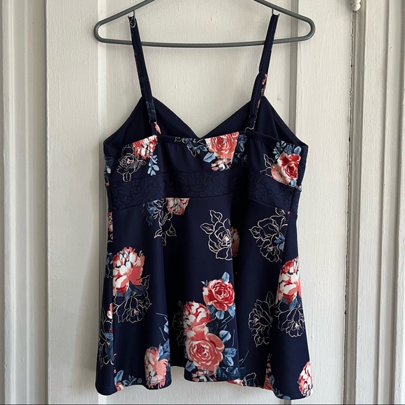 NWOT Torrid Navy Blue Floral Tank Top Size 0 - Picture 3 of 9